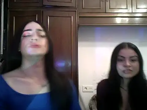 Snapshot of EDUARDA4 chatting on 01.12.25 EDUARDA4 online show from 01.12.25