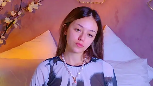 STELLA RICH online show from 10.15.25