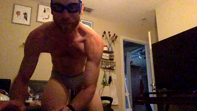 Snapshot of Twowellshapedheads chatting on 12.20.24 Twowellshapedheads online show from 12.20.24