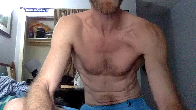 Snapshot of Twowellshapedheads chatting on 03.03.25 Twowellshapedheads online show from 03.03.25