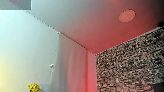 Snapshot of LuneObscure chatting on 09.26.25 LuneObscure online show from 09.26.25