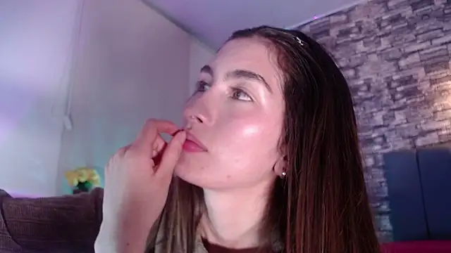 Snapshot of LuneObscure chatting on 10.29.25 LuneObscure online show from 10.29.25