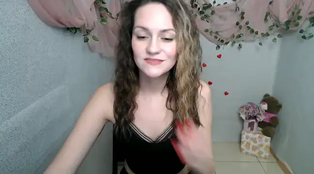 Lina Star S online show from 12.13.24