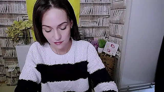 Lina Star S online show from 10.12.25