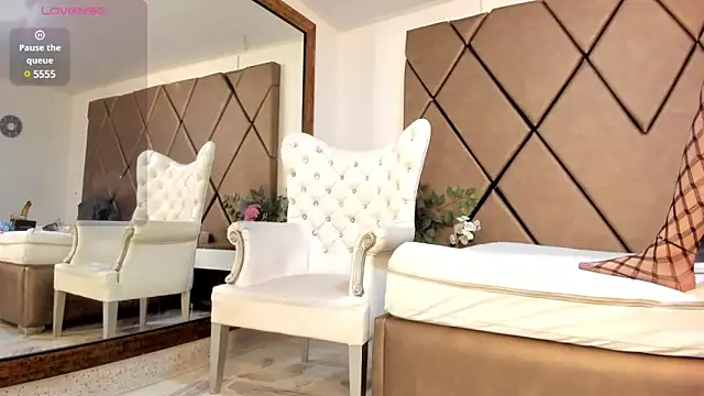 LunitaDiva online show from 02.11.25