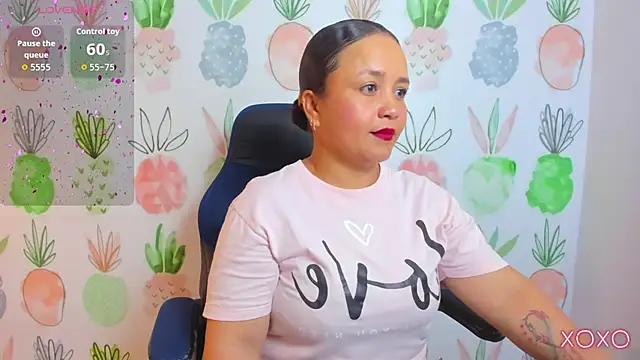 Snapshot of linda_rios_ chatting on 10.21.25 linda rios online show from 10.21.25