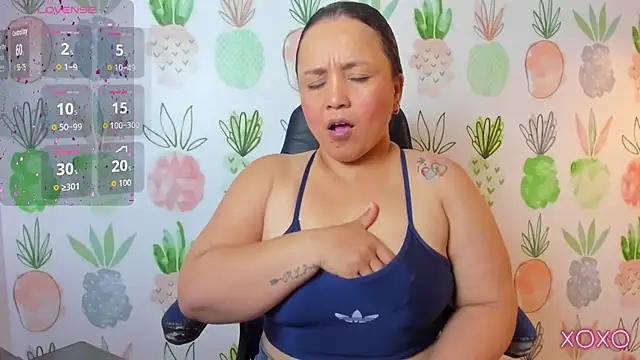 Snapshot of linda_rios_ chatting on 10.30.25 linda rios online show from 10.30.25