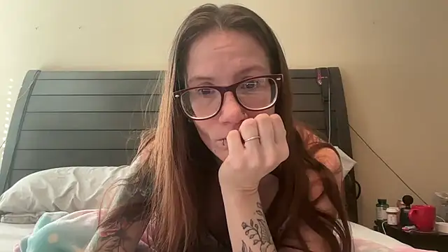 yourstrulylivy69 online show from 01.11.25
