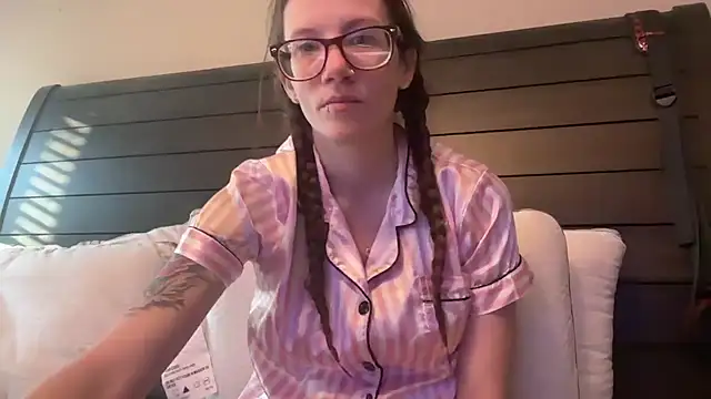 yourstrulylivy69 online show from 02.20.25