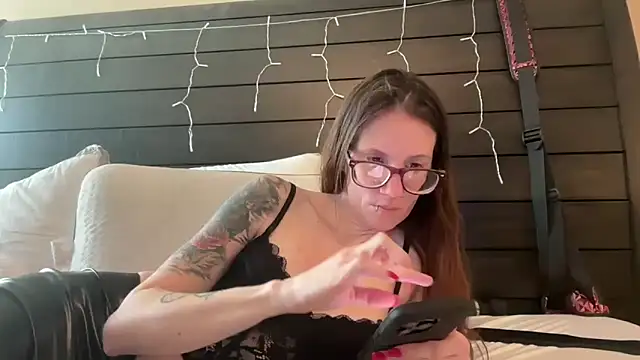 yourstrulylivy69 online show from 02.27.25