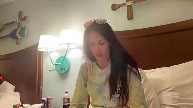 yourstrulylivy69 online show from 03.18.25