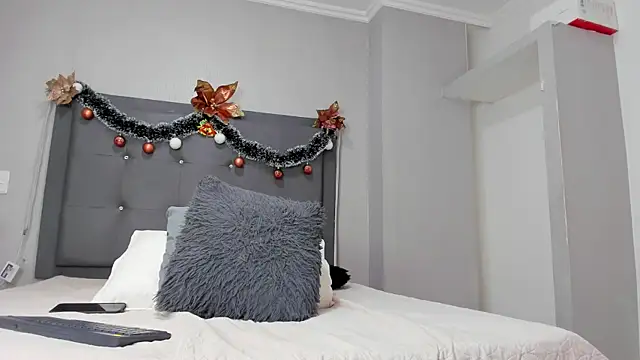 Milaspetite online show from 12.14.24