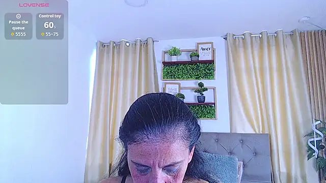 sasi luna online show from 12.13.25