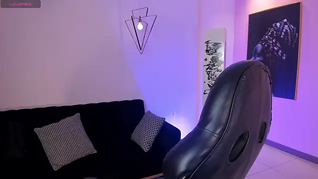 Snapshot of MiaFarrell_ chatting on 09.30.25 MiaFarrell online show from 09.30.25