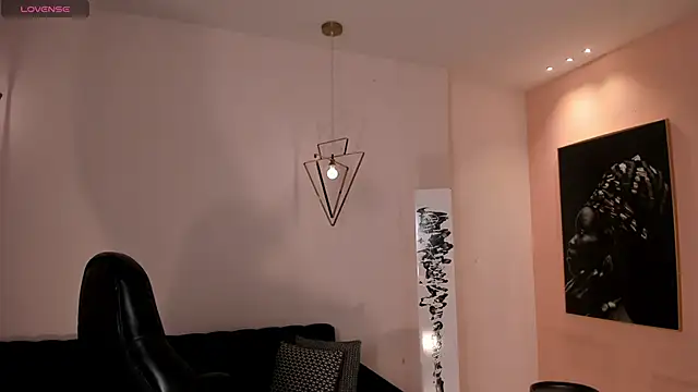 Snapshot of MiaFarrell_ chatting on 10.01.25 MiaFarrell online show from 10.01.25