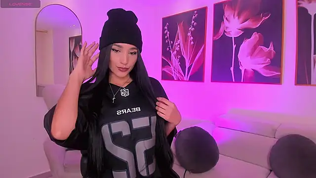 BellaCarteer  online show from 01.31.25