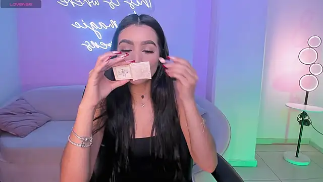 BellaCarteer  online show from 12.17.25