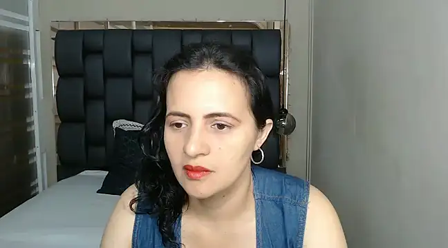 africa holmes online show from 01.06.25