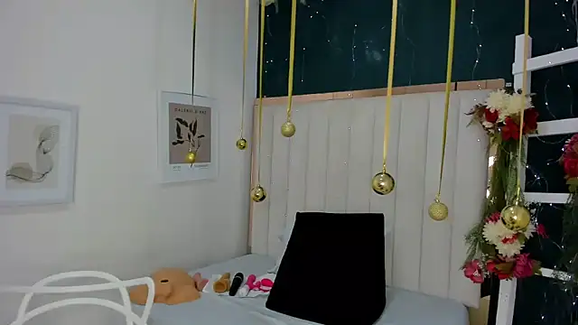 africa holmes online show from 11.30.25