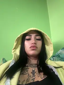 Cassie howard  online show from 01.11.25