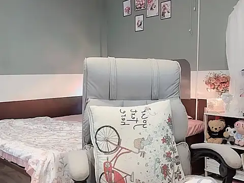 Eva-Public online show from 03.19.25