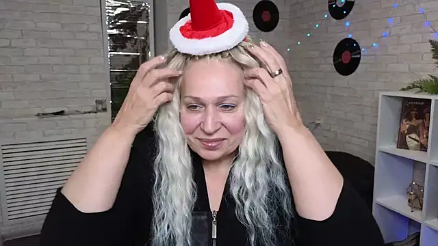 Penelope Pinky online show from 12.26.24