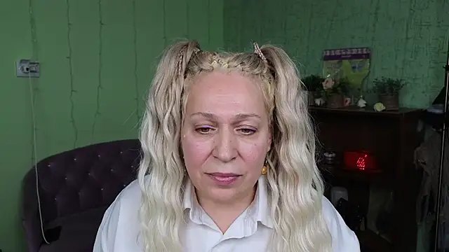 Penelope Pinky online show from 12.27.24