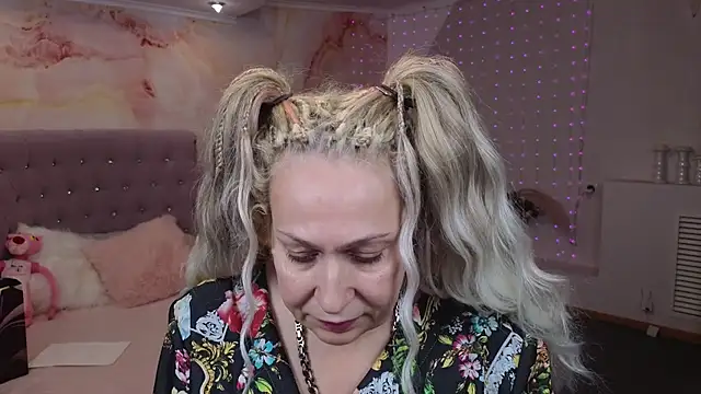 Penelope Pinky online show from 01.15.25