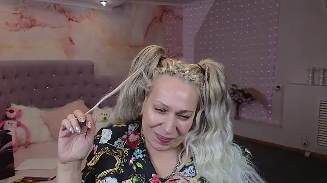 Penelope Pinky online show from 01.15.25
