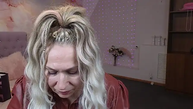 Penelope Pinky online show from 01.17.25