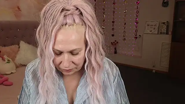 Penelope Pinky online show from 02.25.25