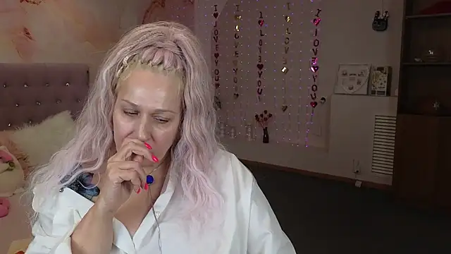 Penelope Pinky online show from 02.27.25
