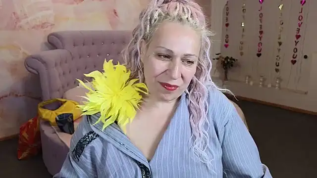 Penelope Pinky online show from 09.18.25