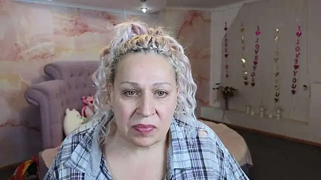 Penelope Pinky online show from 10.14.25