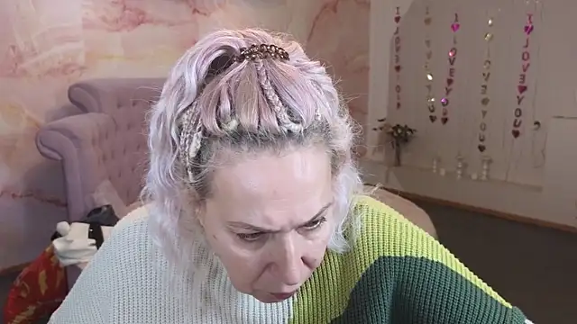 Penelope Pinky online show from 10.31.25