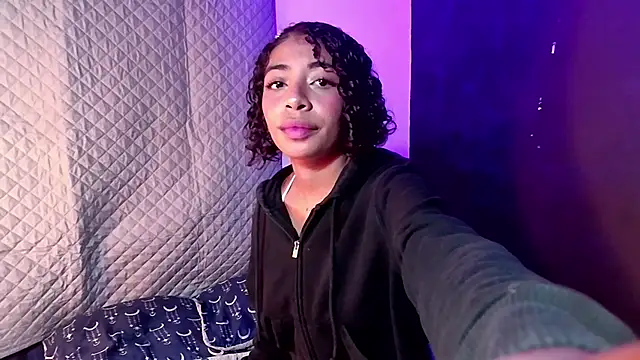 Snapshot of anais_tgn chatting on 02.19.25 anais tgn online show from 02.19.25