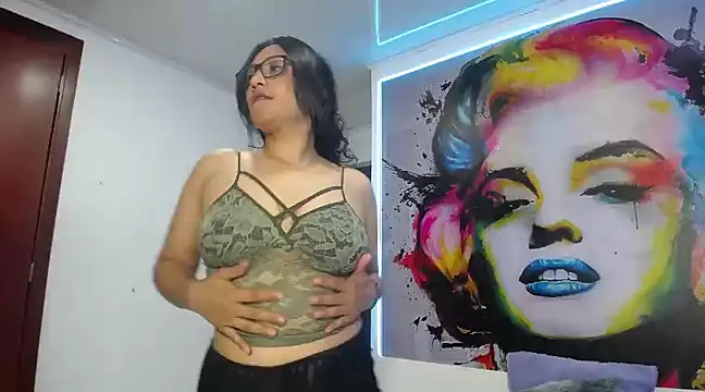 Snapshot of karime_sexygirl chatting on 01.09.25 karime sexygirl online show from 01.09.25