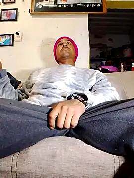 NewBe9D9 online show from 11.17.25