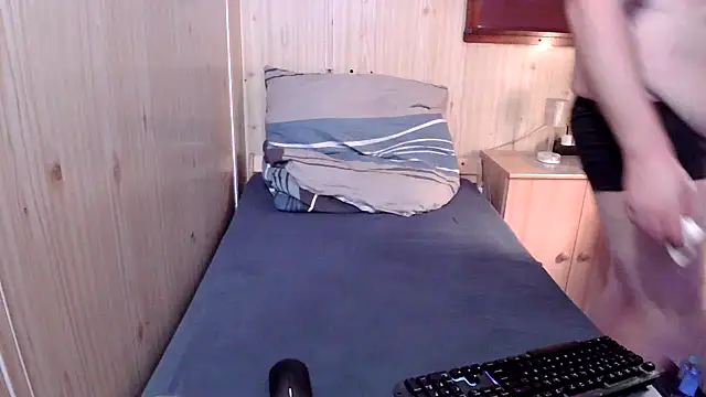 Snapshot of TinyDickBear chatting on 02.08.25 TinyDickBear online show from 02.08.25