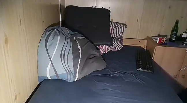 Snapshot of TinyDickBear chatting on 03.14.25 TinyDickBear online show from 03.14.25