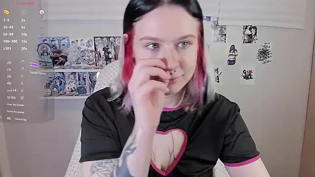 Snapshot of tender_kiitty chatting on 11.07.25 tender kiitty online show from 11.07.25