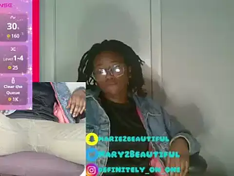 Snapshot of cum2mary_ chatting on 02.11.25 cum2mary online show from 02.11.25