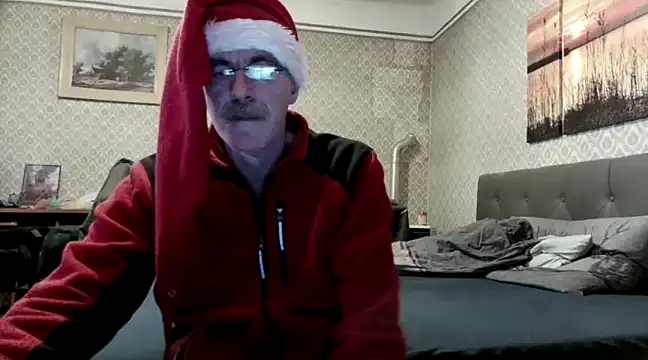 Snapshot of farock chatting on 12.26.24 farock online show from 12.26.24