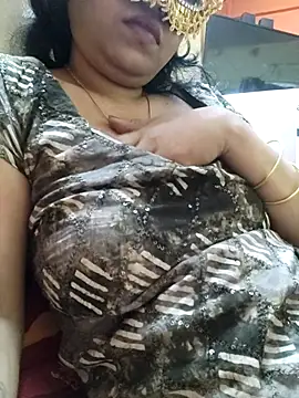 Snapshot of sunita-doll chatting on 03.10.25 sunita-doll online show from 03.10.25