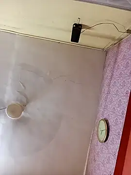 Snapshot of sunita-doll chatting on 11.26.25 sunita-doll online show from 11.26.25