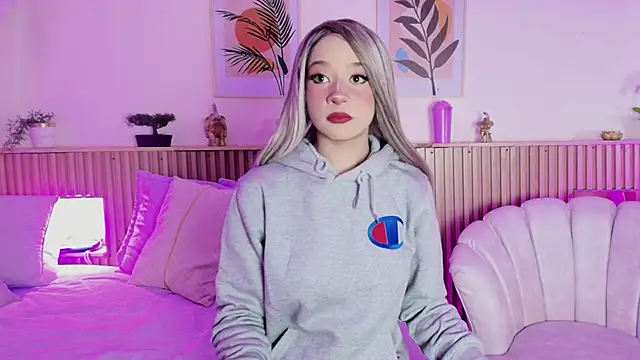 EmmaJhonnsson online show from 02.08.25