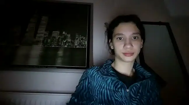 Snapshot of maiaandreea chatting on 03.10.25 maiaandreea online show from 03.10.25