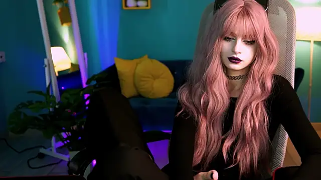 Snapshot of JadeCastle_ chatting on 03.19.25 JadeCastle  online show from 03.19.25