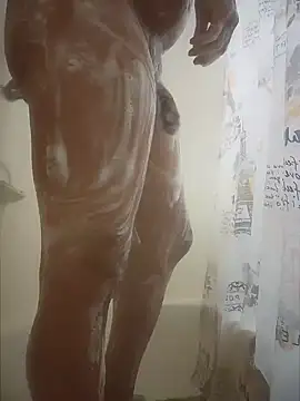 Snapshot of Latino2909 chatting on 12.23.24 Latino2909 online show from 12.23.24