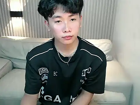 dangerzone0122 online show from 10.04.25